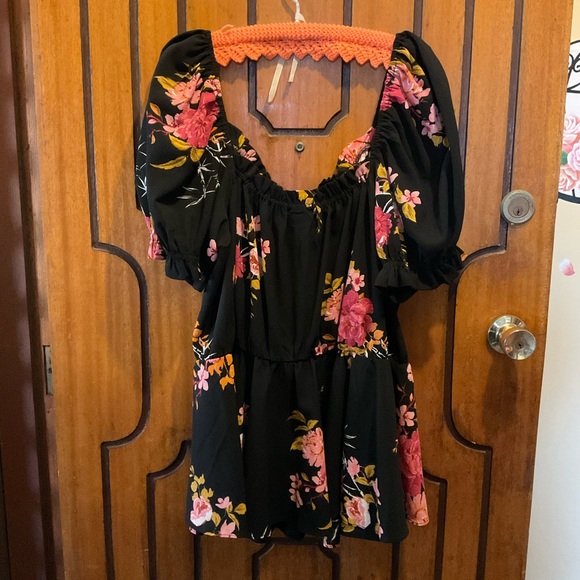 City Chic Floral Top Size AU 24 $17 🌺 - Picture 9 of 15